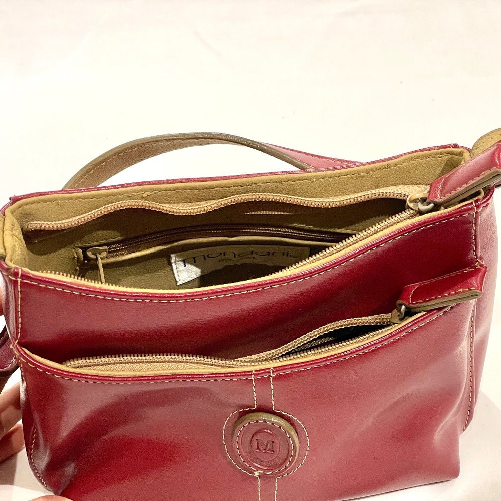 Mondani New York Deep Red Leather Shoulder Handbag - Picture 6 of 6